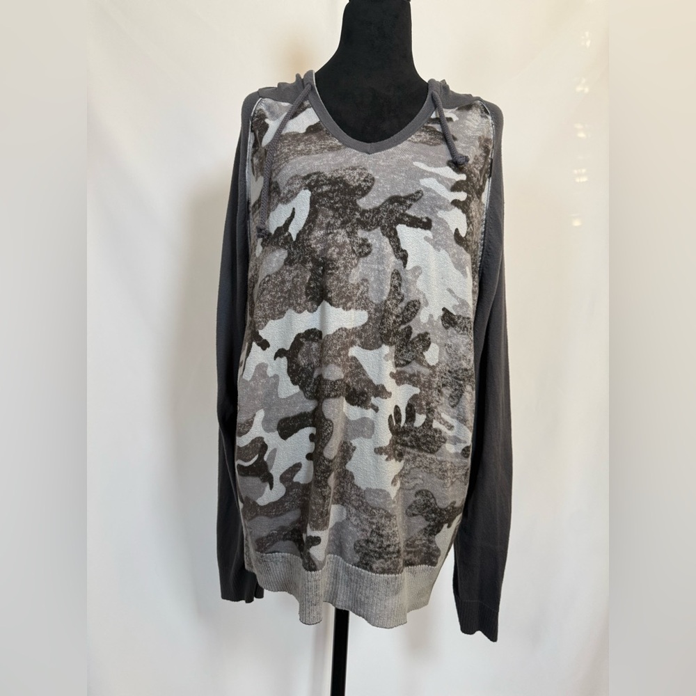 Bar III, 100% Cotton Gray Camo Lightweight Hoodie Size L